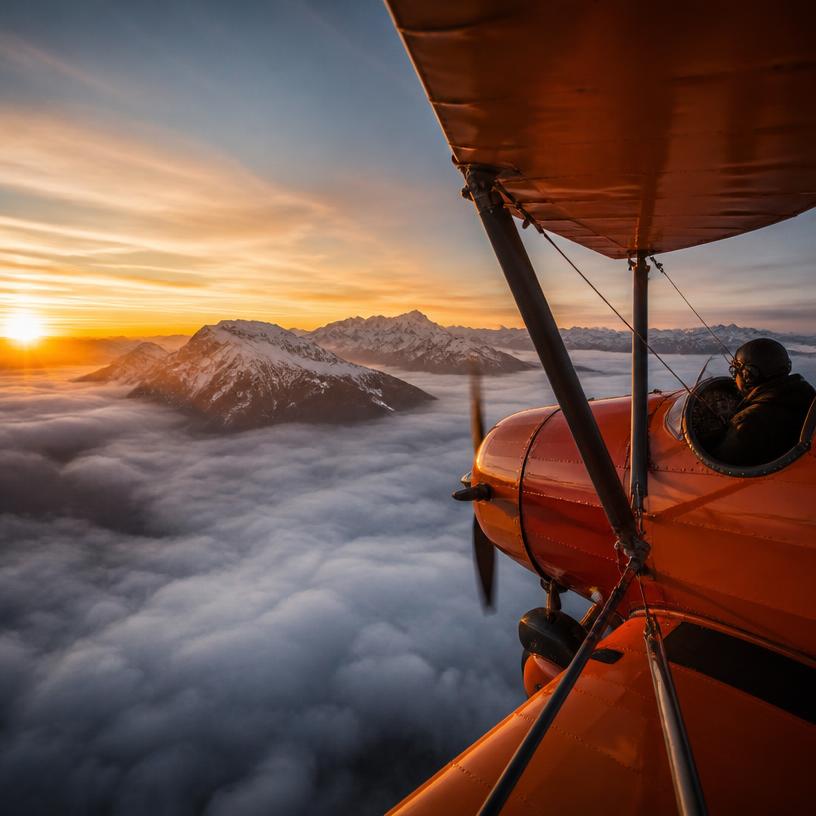 Fluggeschichten über die Wolken